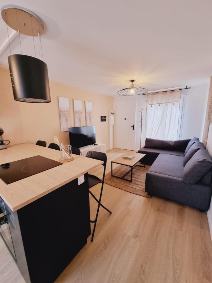 Duplex Neuf Centre Ville Avec Parking Neauphle-le-Château Extérieur photo