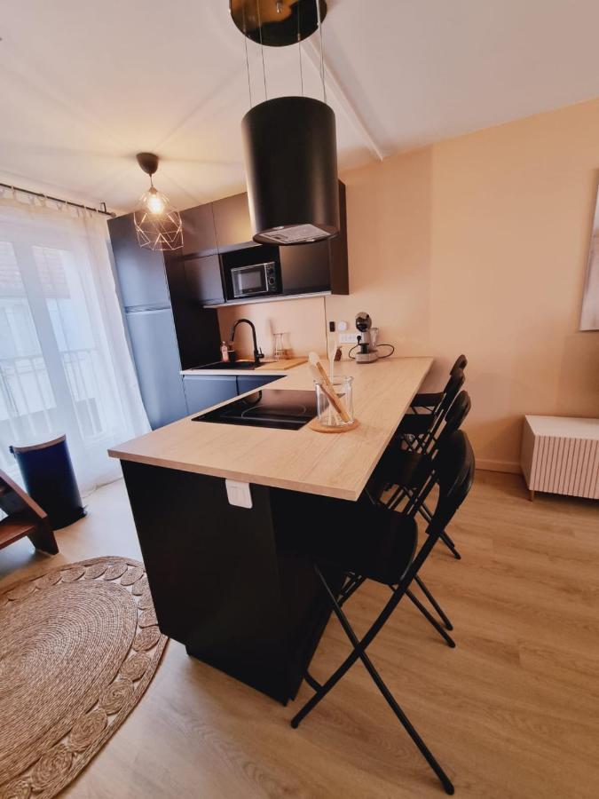 Duplex Neuf Centre Ville Avec Parking Neauphle-le-Château Extérieur photo